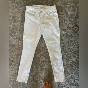 Levi’s 711 skinny jeans white